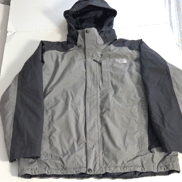 The North Face Inlux Insulated Men's Two-Tone Gray Performance Jacket - Picture 1 of 17